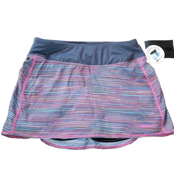 SUGOI FUSION SKORT NWT XS, gray with multi color stripes and hot pink tr… - Picture 2 of 7